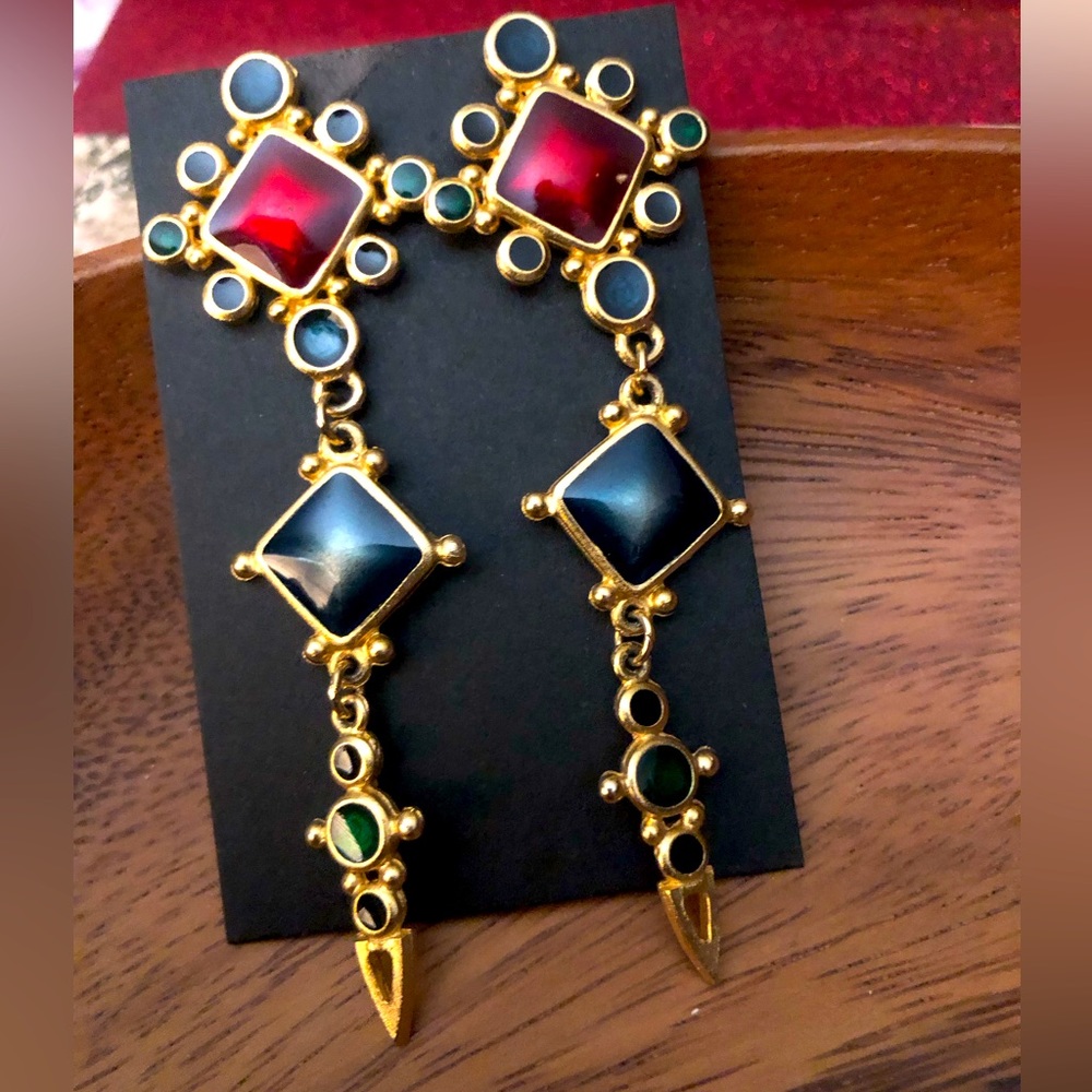 Beautiful Holiday Earrings ❤️💚